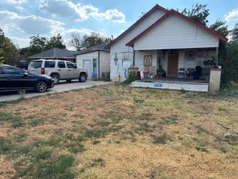201 5th St, Grand Prairie, TX 75051