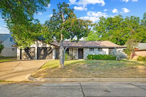 6920 Valhalla Rd, Fort Worth, TX 76116