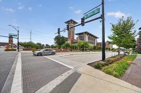 825 E Worth St, Grapevine, TX 76051 photo 7