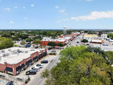 825 E Worth St, Grapevine, TX 76051 photo 20