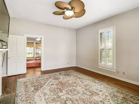 Living - 112 W Hackberry St, Malone, TX 76660 photo 3 of 4