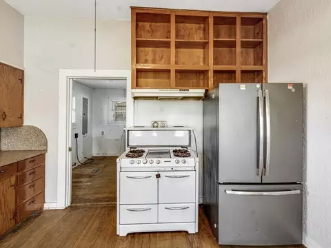 Kitchen - 112 W Hackberry St, Malone, TX 76660 photo 3 of 4