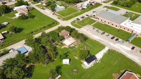View/Area - 112 W Hackberry St, Malone, TX 76660 photo 2 of 6