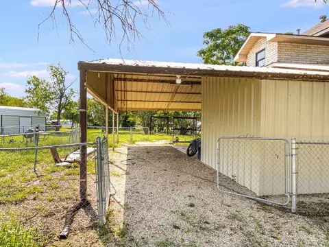 Exterior - 112 W Hackberry St, Malone, TX 76660 photo 8 of 8