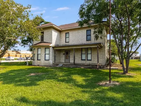 Exterior - 112 W Hackberry St, Malone, TX 76660 photo 3 of 8