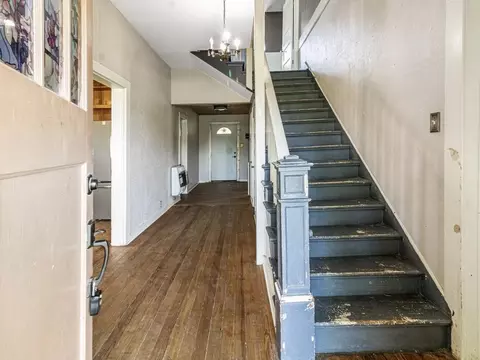 Entry Way - 112 W Hackberry St, Malone, TX 76660 photo 1 of 2