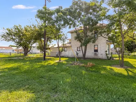 Exterior - 112 W Hackberry St, Malone, TX 76660 photo 6 of 8