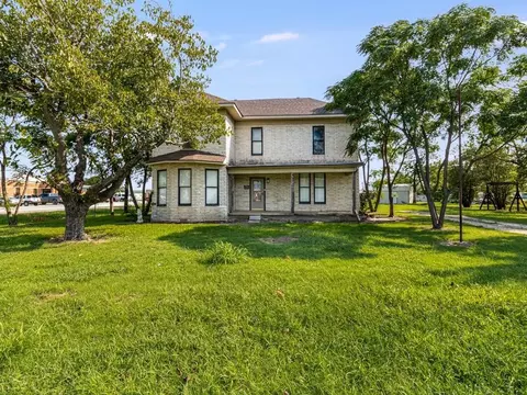 Exterior - 112 W Hackberry St, Malone, TX 76660 photo 7 of 8
