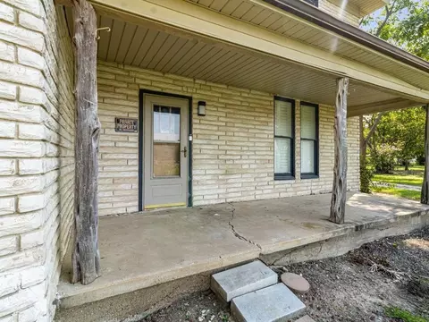 Exterior - 112 W Hackberry St, Malone, TX 76660 photo 4 of 8