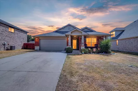 521 Leatherman Dr, Saginaw, TX 76179