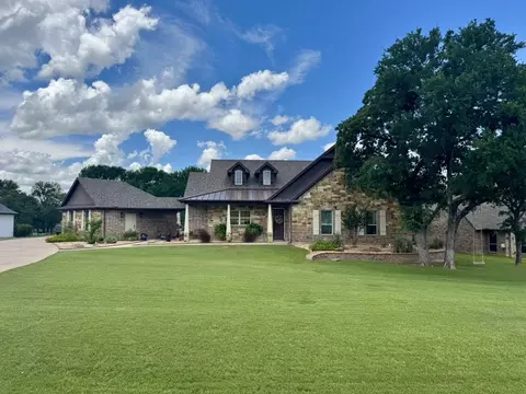 570 S Sugartree Dr, Lipan, TX 76462