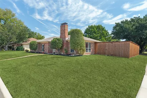 822 Century Park Dr, Garland, TX 75040