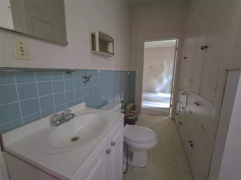 Bath - 500 Richardson St, Minden, LA 71055 photo 7 of 7