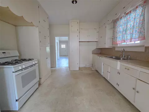 Kitchen - 500 Richardson St, Minden, LA 71055 photo 5 of 6