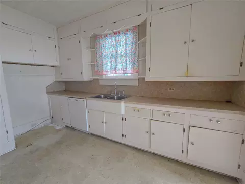 Kitchen - 500 Richardson St, Minden, LA 71055 photo 6 of 6