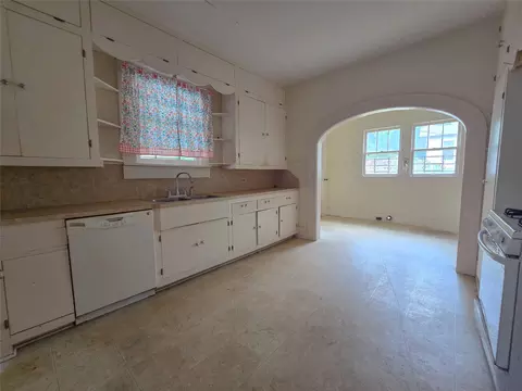 Kitchen - 500 Richardson St, Minden, LA 71055 photo 3 of 6