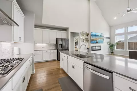 Kitchen - 1601 Thunderbird Dr, Haslet, TX 76052 photo 4 of 4
