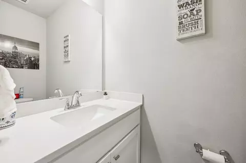 Bath - 1601 Thunderbird Dr, Haslet, TX 76052 photo 3 of 6