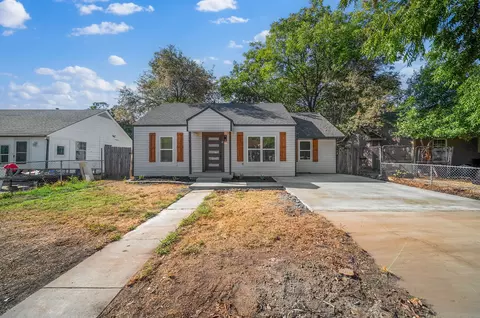 1513 Ash St, Grand Prairie, TX 75050