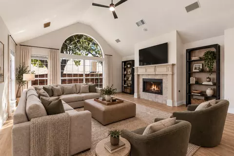 8200 Watson Rd, Lantana, TX 76226