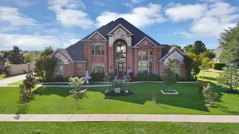 1611 Mustang Ct, Cedar Hill, TX 75104