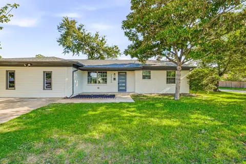 13706 Janwood Ln, Farmers Branch, TX 75234