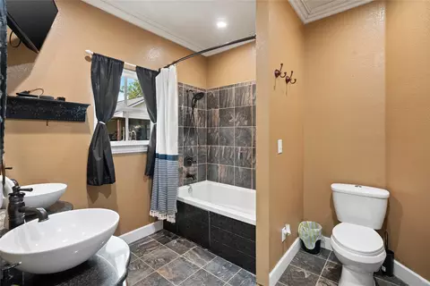 Bath - 202 N Kickapoo St, Lipan, TX 76462 photo 6 of 7
