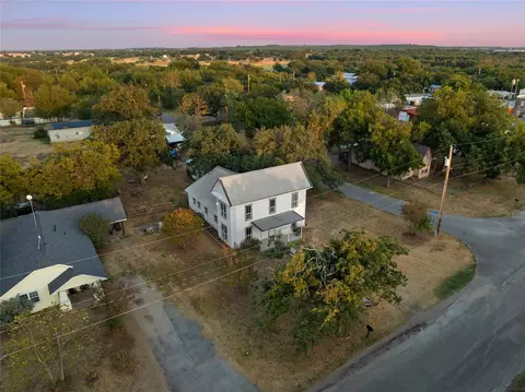 View/Area - 202 N Kickapoo St, Lipan, TX 76462 photo 6 of 9
