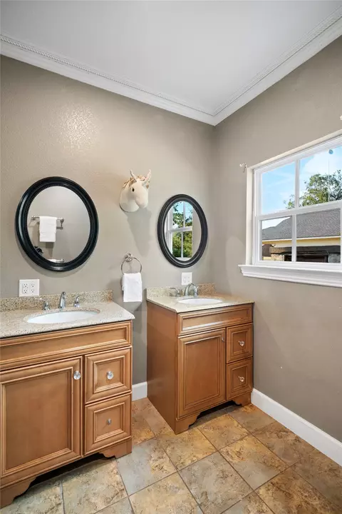 Bath - 202 N Kickapoo St, Lipan, TX 76462 photo 4 of 7