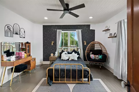 Bedroom - 202 N Kickapoo St, Lipan, TX 76462 photo 6 of 7