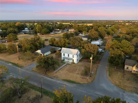 View/Area - 202 N Kickapoo St, Lipan, TX 76462 photo 4 of 9