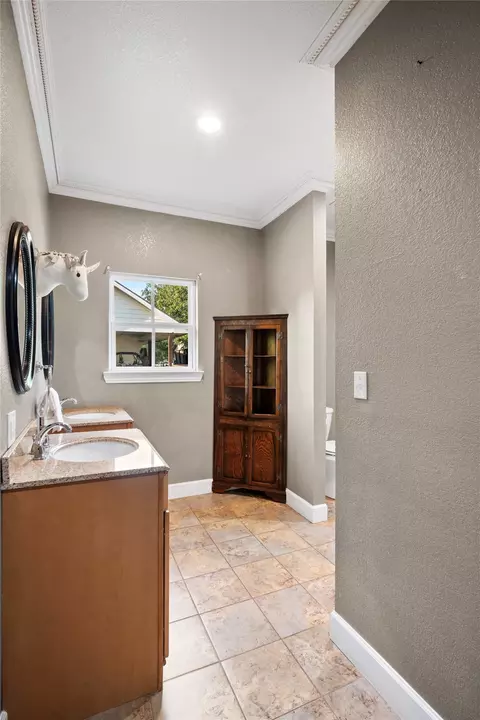 Bath - 202 N Kickapoo St, Lipan, TX 76462 photo 3 of 7