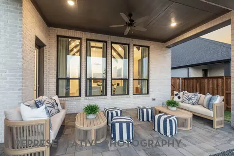 Exterior - 2000 Deveraux Ave, Van Alstyne, TX 75495 photo 3 of 3