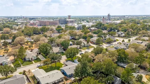 View/Area - 403 E Franklin St, Grapevine, TX 76051 photo 2 of 4