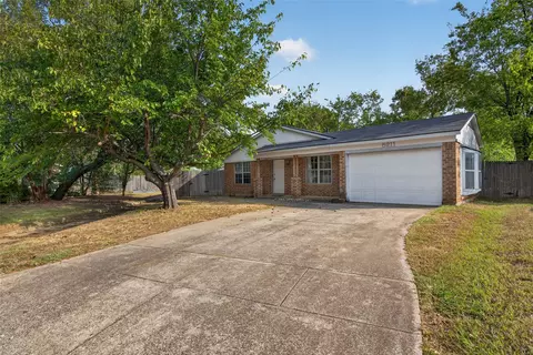 5211 Hideaway Ct, Arlington, TX 76017