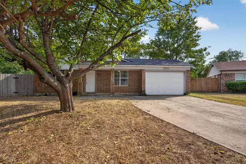 5211 Hideaway Ct, Arlington, TX 76017