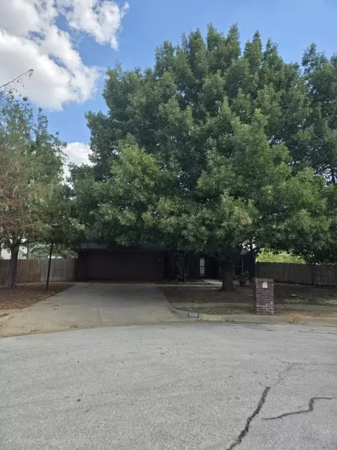 850 Valley View Ct, Burleson, TX 76028