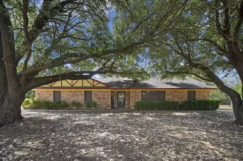 707 Ovilla Rd #A, Waxahachie, TX 75167