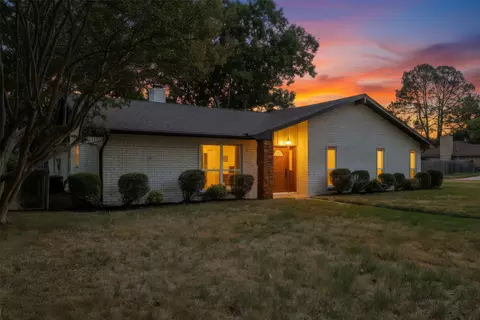 1909 Plymouth Ct, Arlington, TX 76013