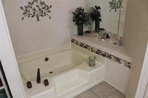 Bath - 4497 Fm 2820, Sumner, TX 75486 photo 4 of 5