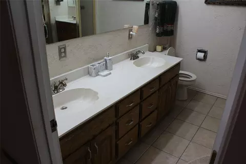 Bath - 4497 Fm 2820, Sumner, TX 75486 photo 5 of 5