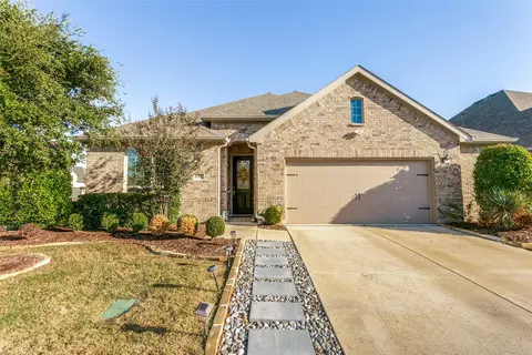 9401 Excursion Dr, Oak Point, TX 75068