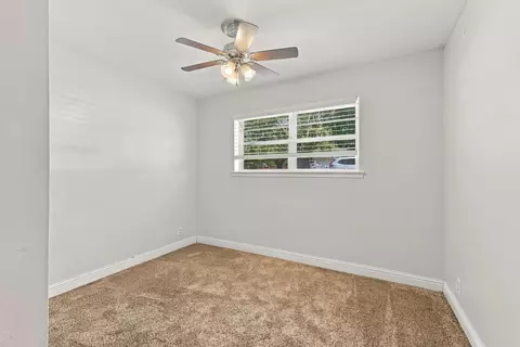 Bedroom - 928 Maple St, Howe, TX 75459 photo 3 of 9
