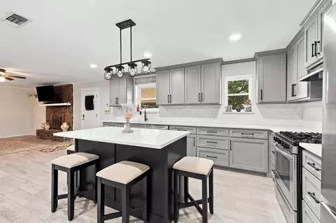 Kitchen - 928 Maple St, Howe, TX 75459 photo 4 of 5