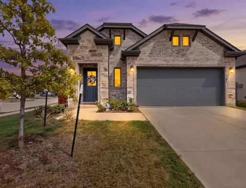902 Crested View Pl, Lavon, TX 75166