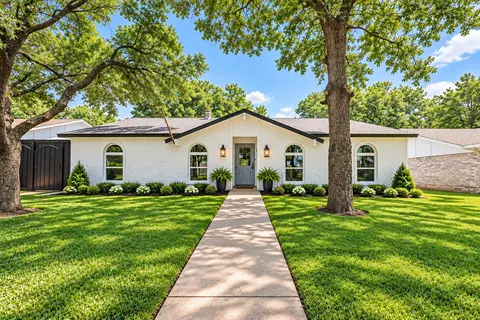 1214 Winterwood Dr, Lewisville, TX 75067