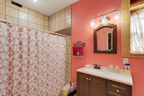 Bath - 8369 Spinks Rd, Abilene, TX 79603 photo 5 of 5