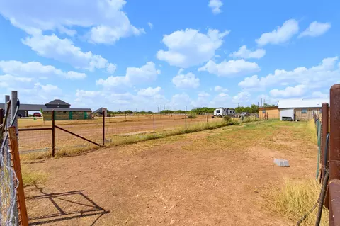 Exterior - 8369 Spinks Rd, Abilene, TX 79603 photo 6 of 10