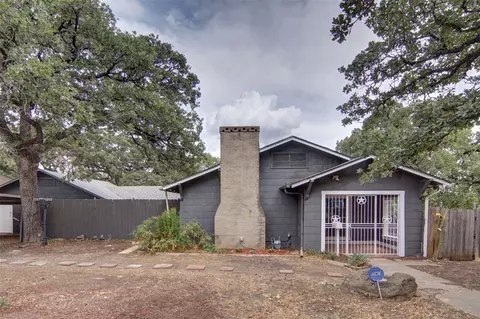 2625 Canton Dr, Fort Worth, TX 76112