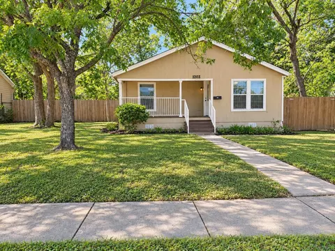 1203 N College St, Mckinney, TX 75069